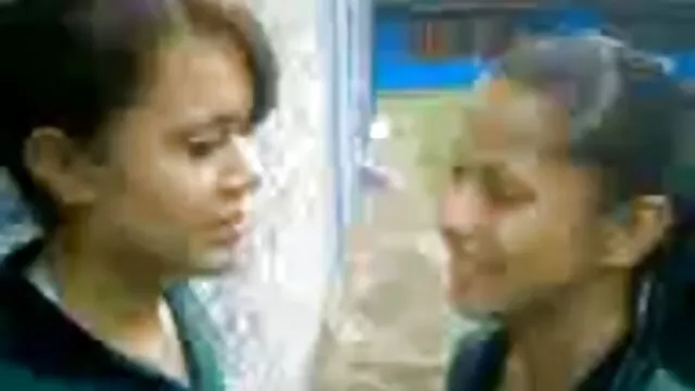తృప్తి చెందని తెల్లటి వేశ్య BBC ద్వారా తన రుచికరమైన గాడిద తెలుగు ఆంటీ సెక్స్ వీడియో ఫక్డ్ డాగీ స్టైల్‌ను పొందింది